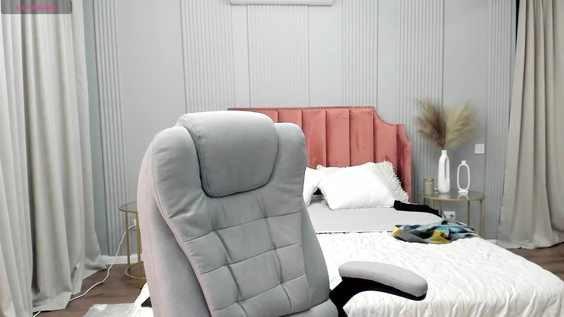 Gallery image thumbnail from NellieCutest's myfreecams stream on, 05/03/2024, 21:41 image 2 of 20