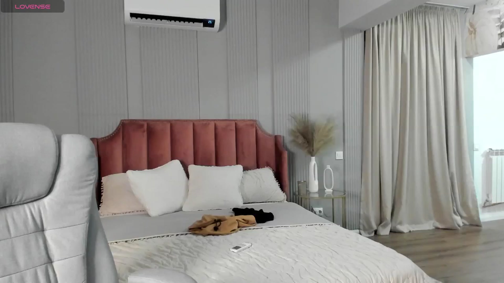 Gallery image thumbnail from NellieCutest's myfreecams stream on, 05/09/2024, 21:42 image 18 of 20