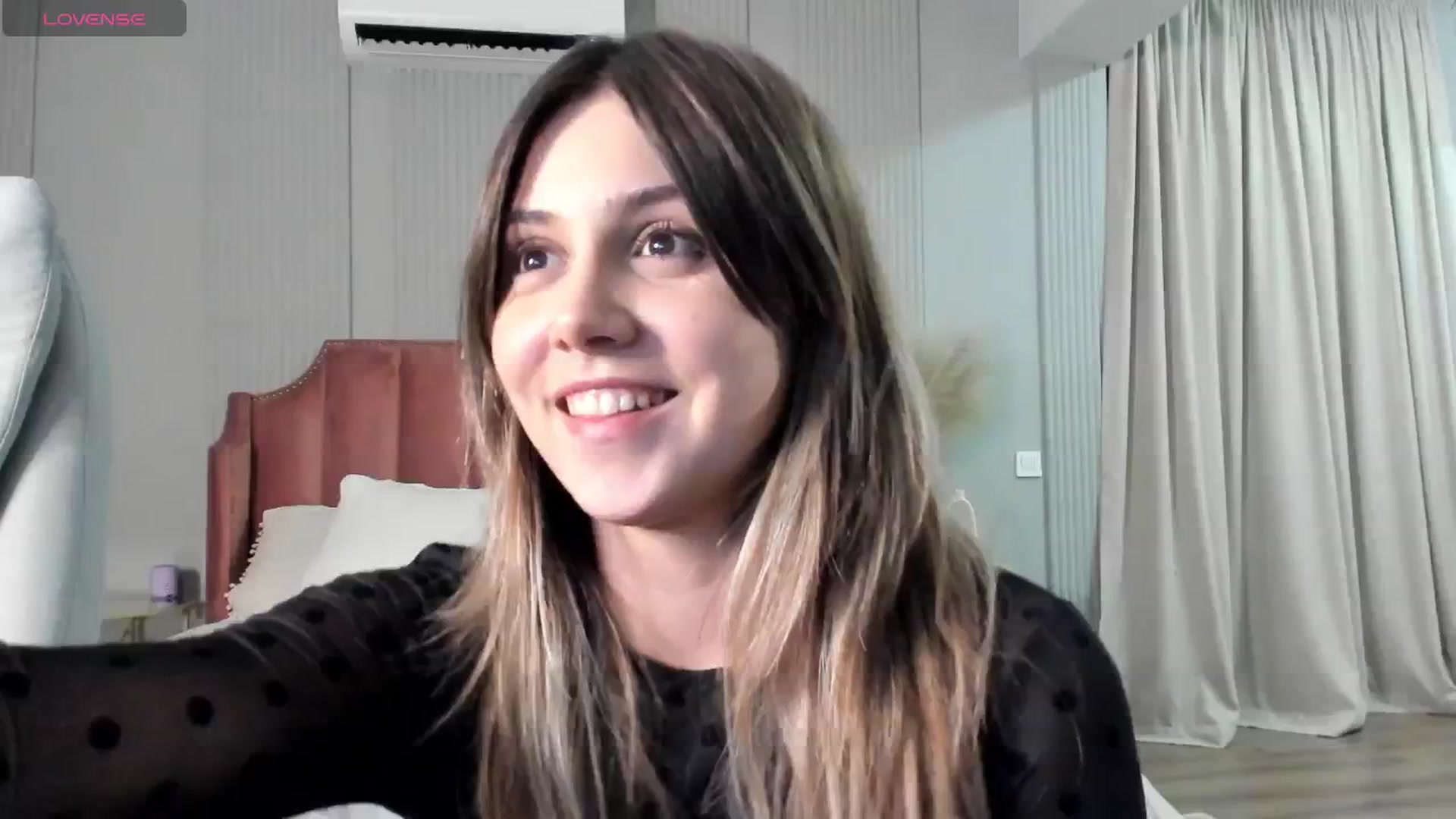 Gallery image thumbnail from NellieCutest's myfreecams stream on, 05/12/2024, 21:55 image 18 of 20