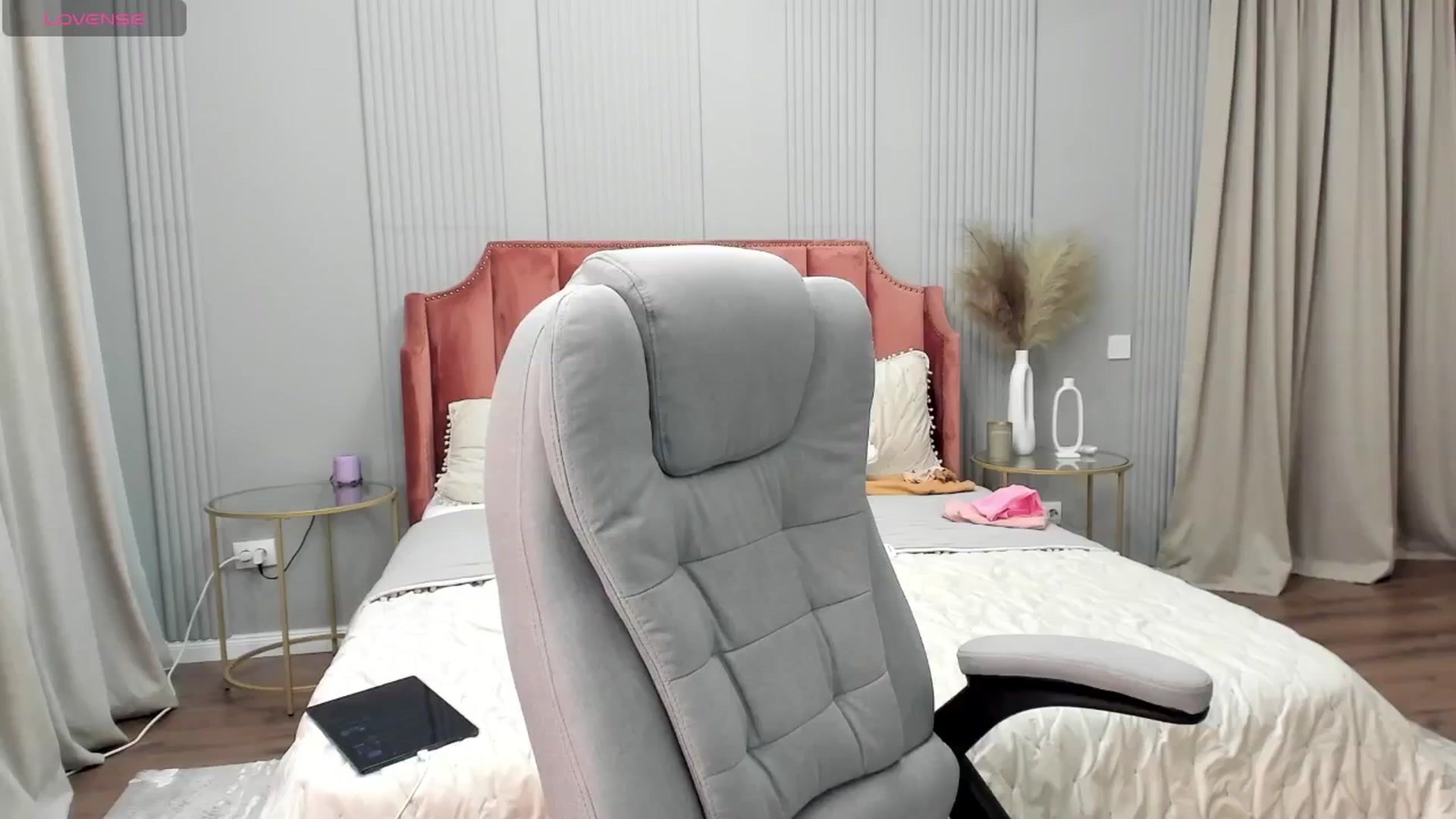 Gallery image thumbnail from NellieCutest's myfreecams stream on, 05/12/2024, 21:55 image 12 of 20