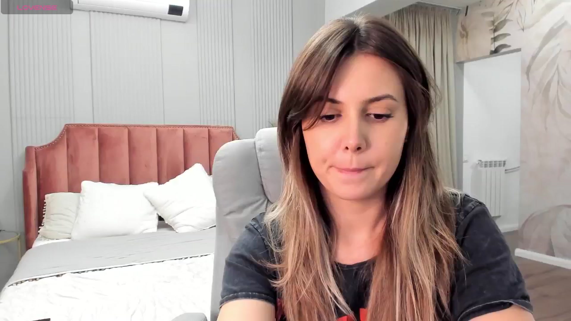 Gallery image thumbnail from NellieCutest's myfreecams stream on, 05/12/2024, 21:55 image 1 of 20