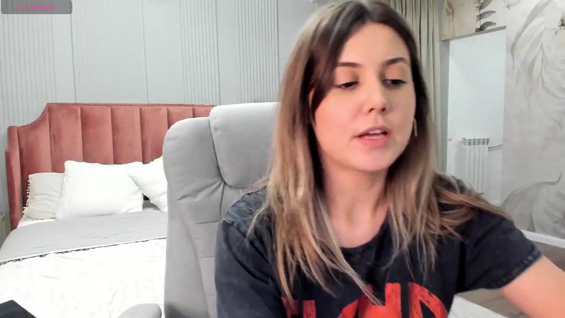 Gallery image thumbnail from NellieCutest's myfreecams stream on, 05/12/2024, 21:55 image 8 of 20