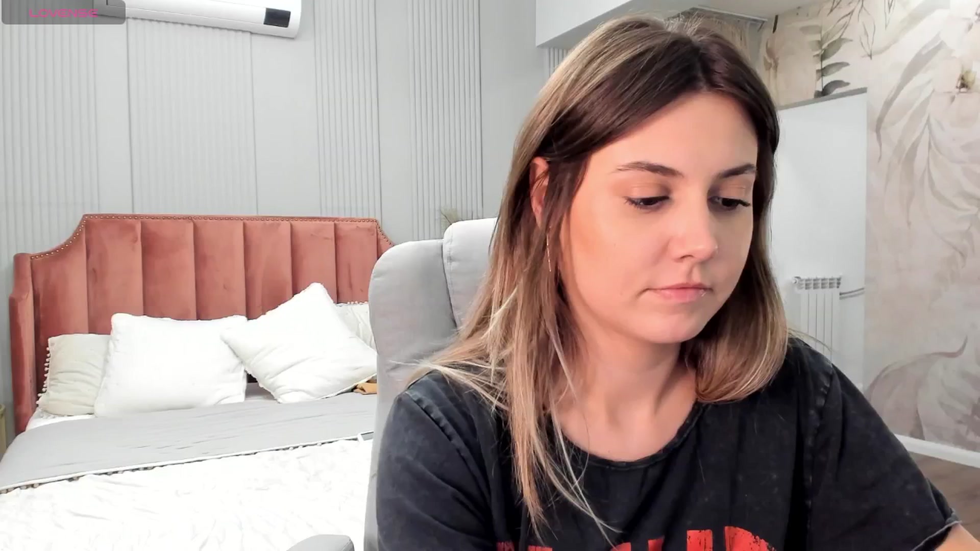 Gallery image thumbnail from NellieCutest's myfreecams stream on, 05/12/2024, 21:55 image 2 of 20