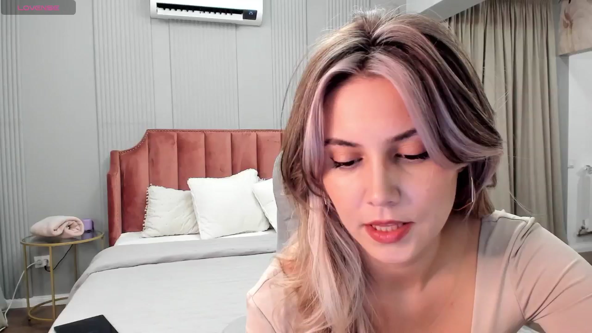 Gallery image thumbnail from NellieCutest's myfreecams stream on, 05/16/2024, 19:36 image 4 of 20
