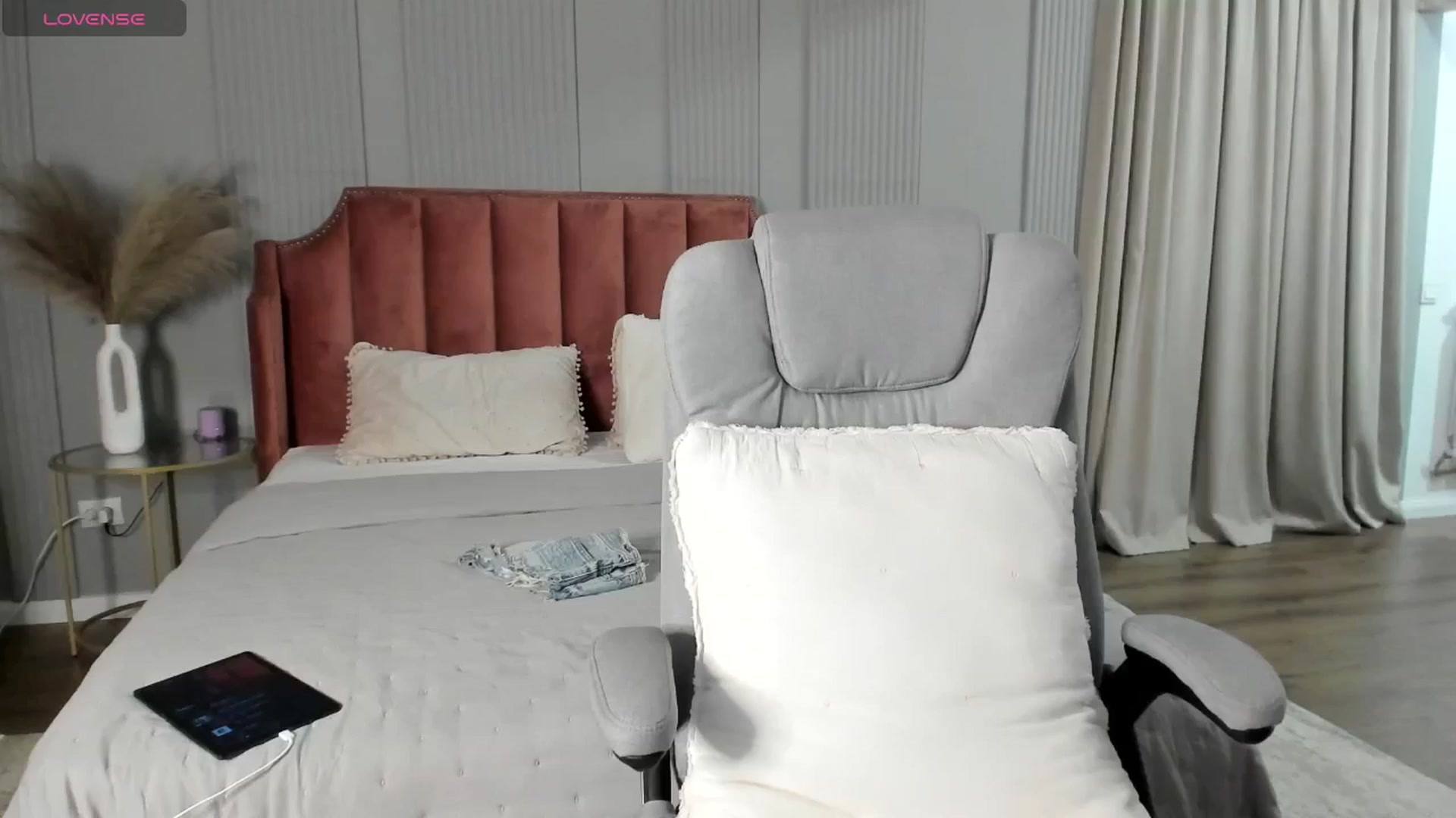 Gallery image thumbnail from NellieCutest's myfreecams stream on, 05/23/2024, 22:40 image 14 of 20