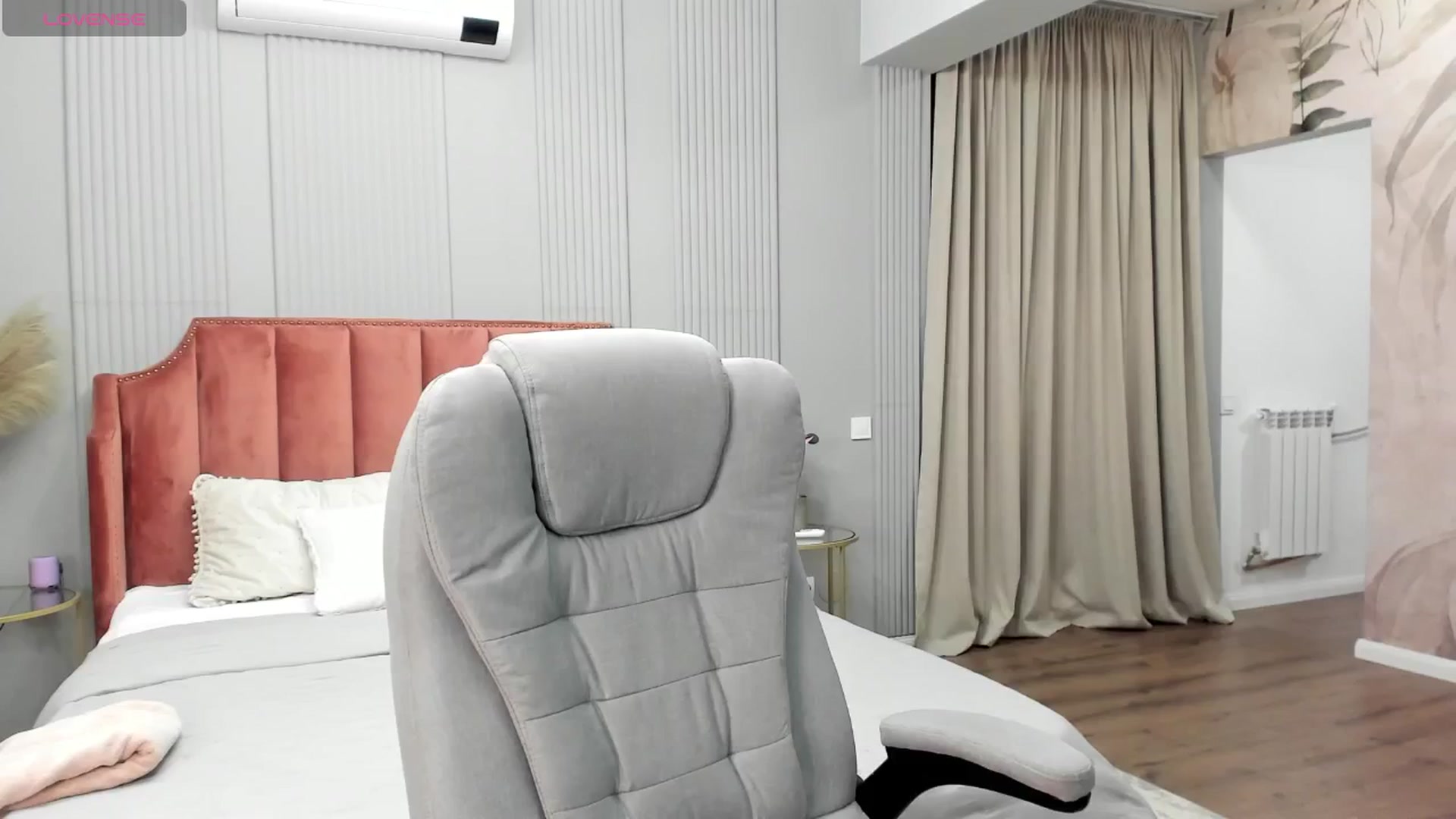 Gallery image thumbnail from NellieCutest's myfreecams stream on, 05/25/2024, 19:43 image 11 of 20