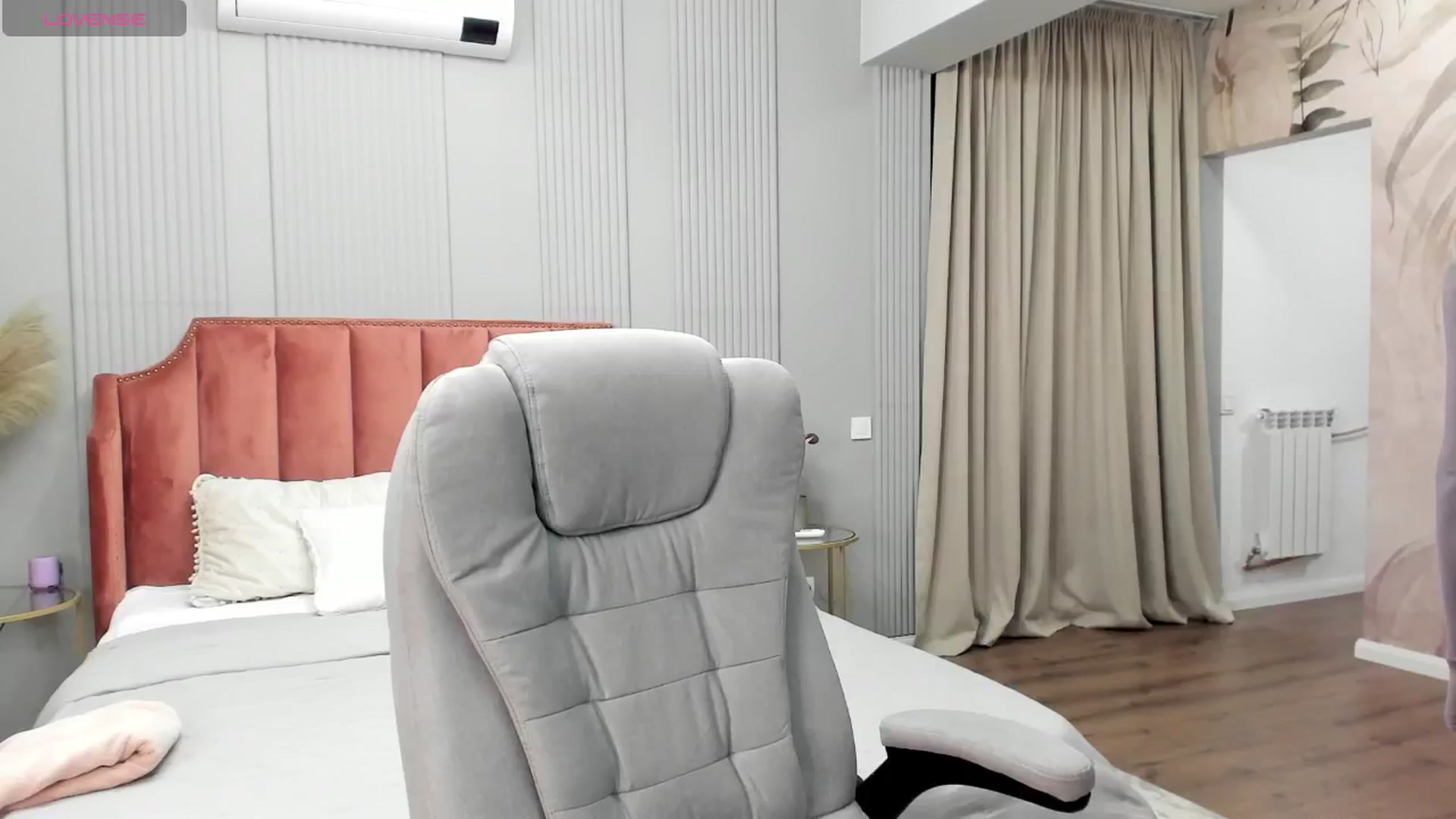Gallery image thumbnail from NellieCutest's myfreecams stream on, 05/25/2024, 19:43 image 12 of 20