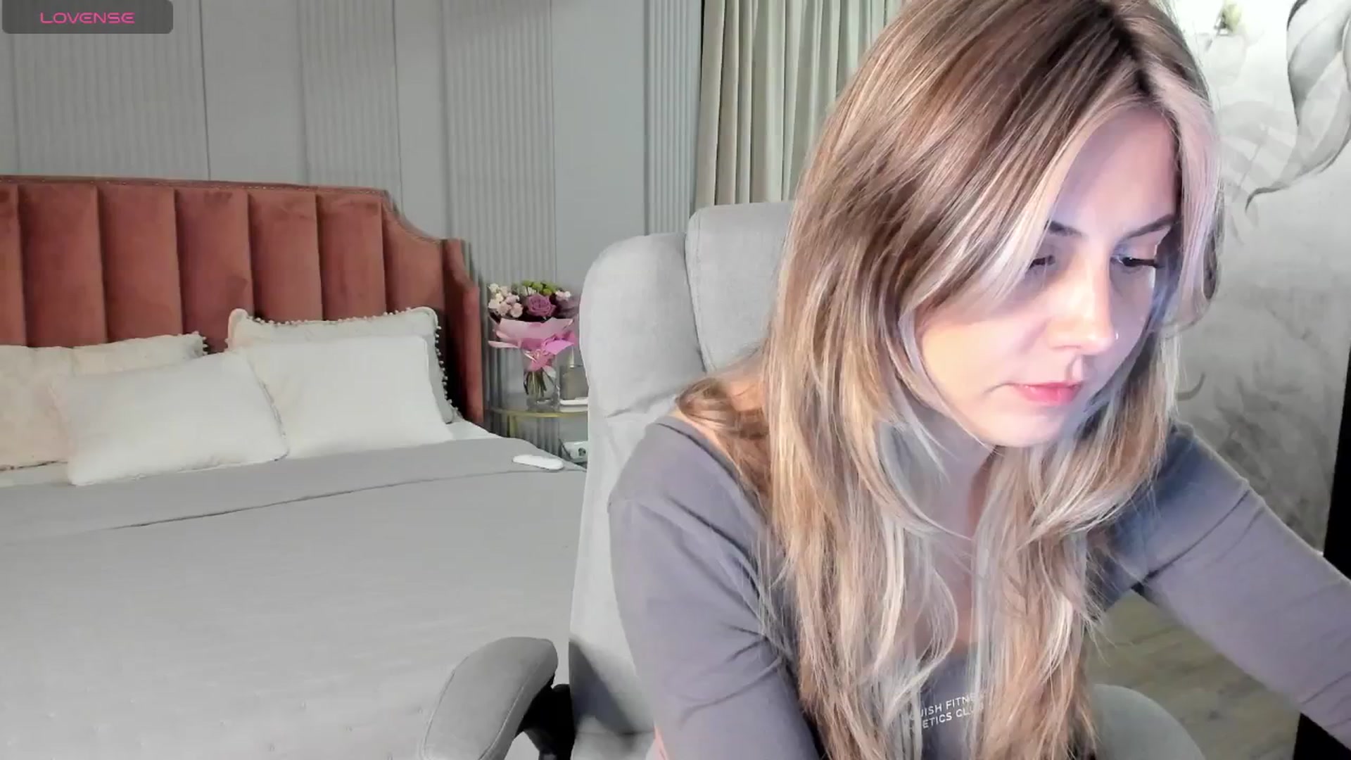 Gallery image thumbnail from NellieCutest's myfreecams stream on, 05/25/2024, 20:29 image 14 of 20