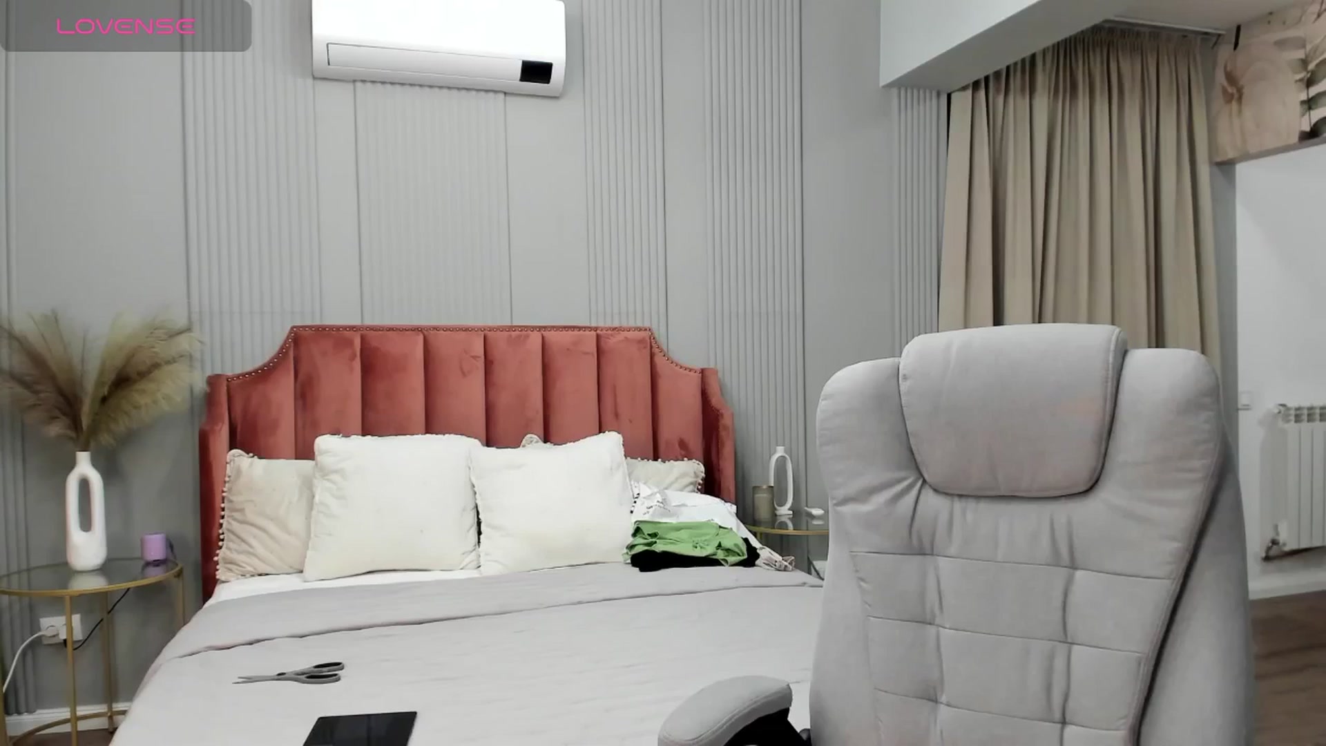 Gallery image thumbnail from NellieCutest's myfreecams stream on, 06/01/2024, 19:43 image 5 of 20