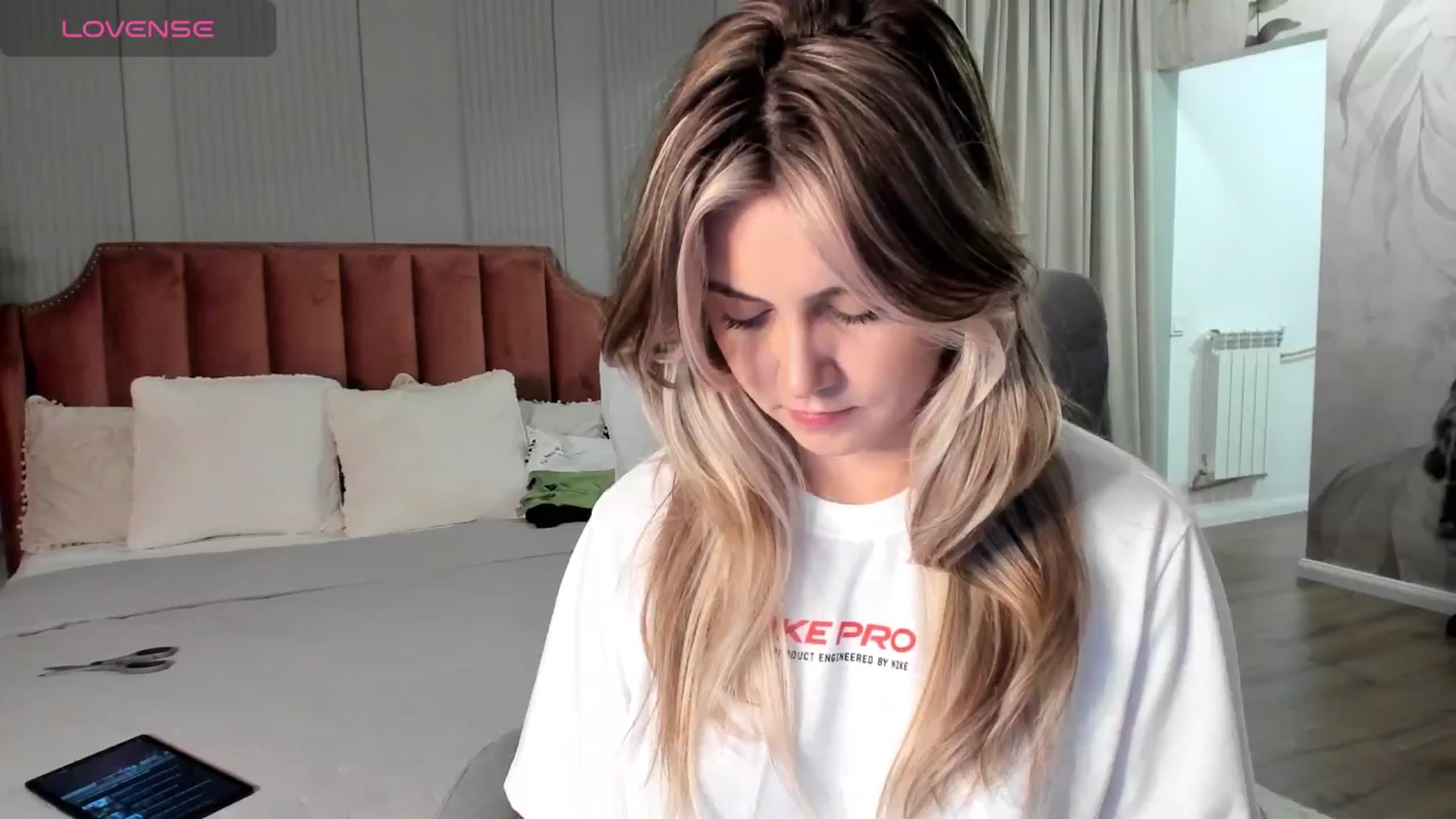 Gallery image thumbnail from NellieCutest's myfreecams stream on, 06/01/2024, 21:17 image 5 of 20