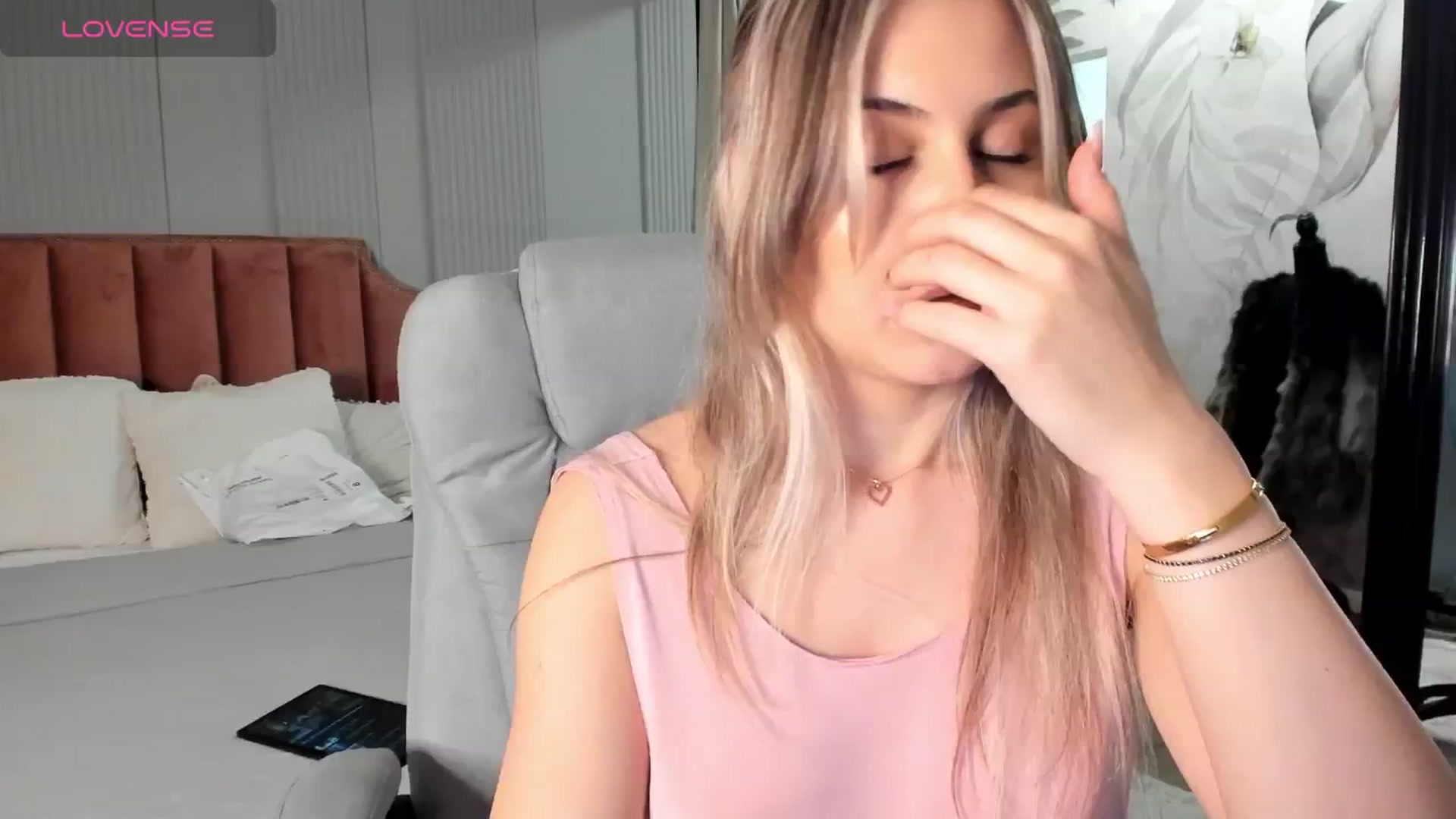 Gallery image thumbnail from NellieCutest's myfreecams stream on, 06/02/2024, 21:47 image 17 of 20