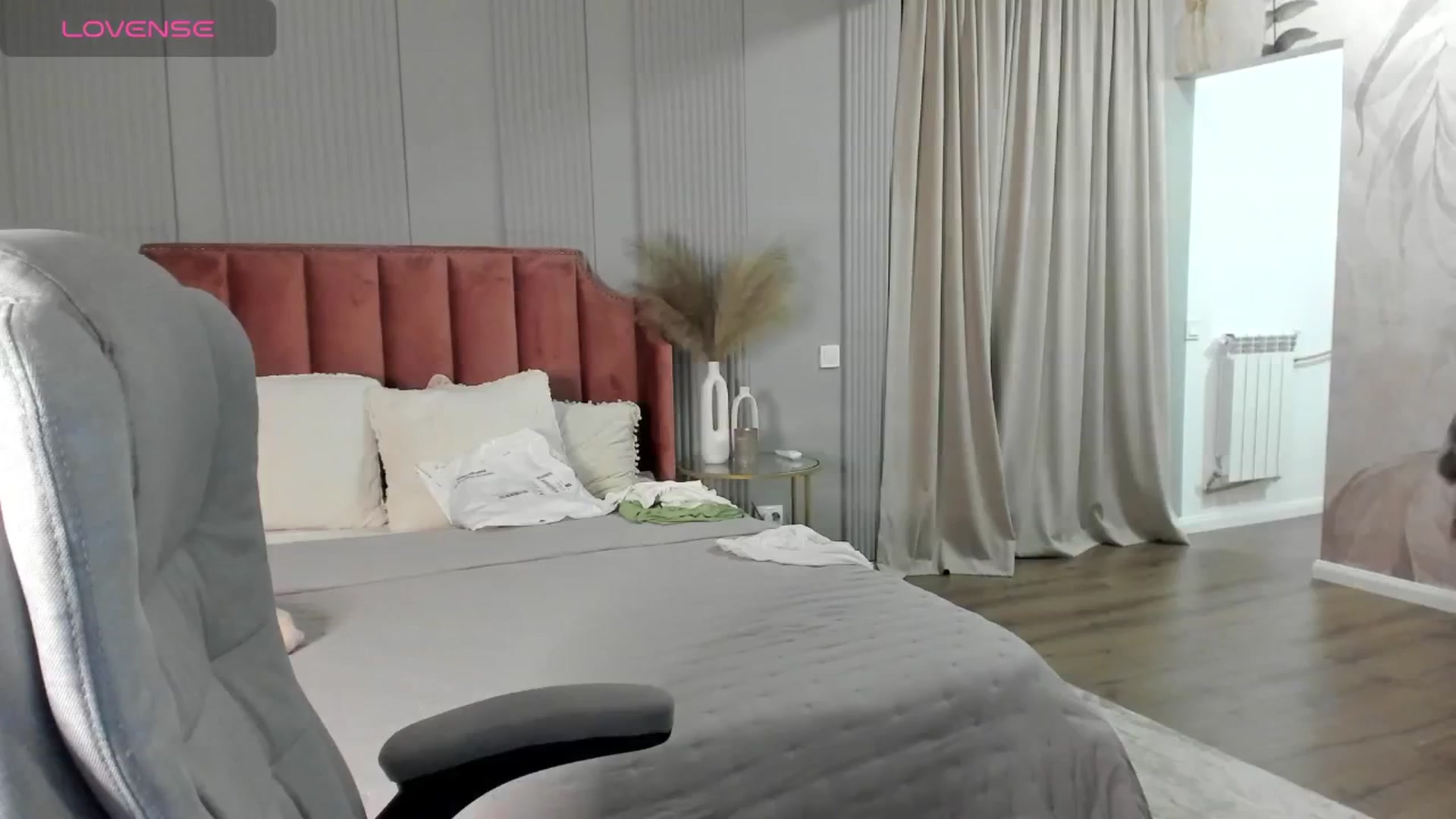 Gallery image thumbnail from NellieCutest's myfreecams stream on, 06/06/2024, 21:15 image 13 of 20
