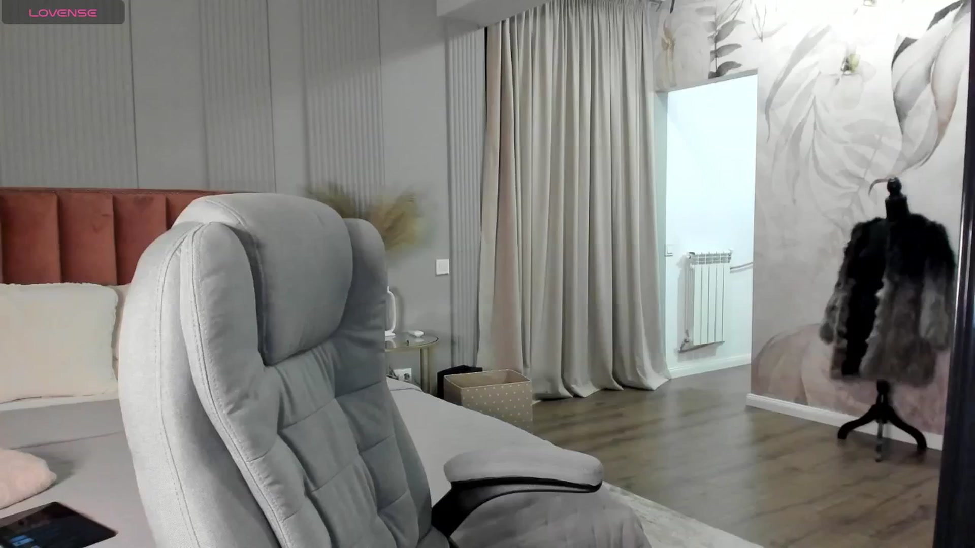Gallery image thumbnail from NellieCutest's myfreecams stream on, 06/07/2024, 22:09 image 3 of 20