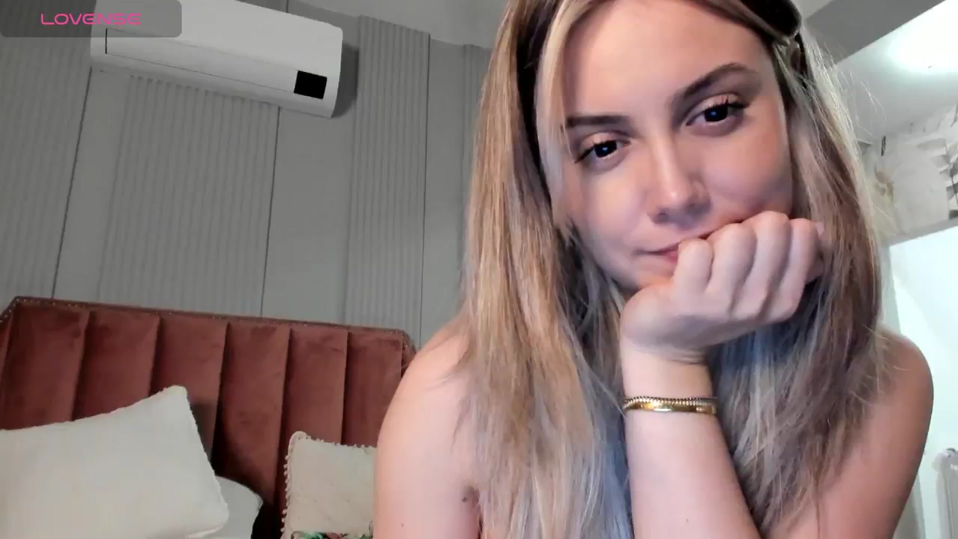 Gallery image thumbnail from NellieCutest's myfreecams stream on, 06/08/2024, 21:49 image 14 of 20