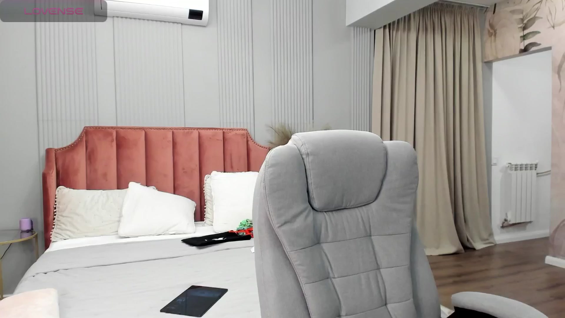 Gallery image thumbnail from NellieCutest's myfreecams stream on, 06/13/2024, 21:43 image 3 of 20