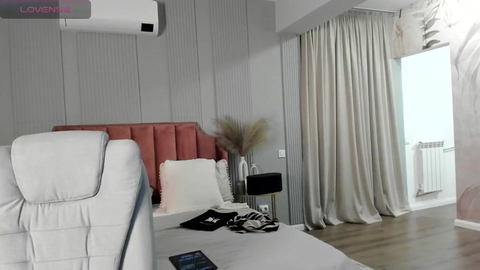Gallery image thumbnail from NellieCutest's myfreecams stream on, 06/14/2024, 22:03 image 19 of 20
