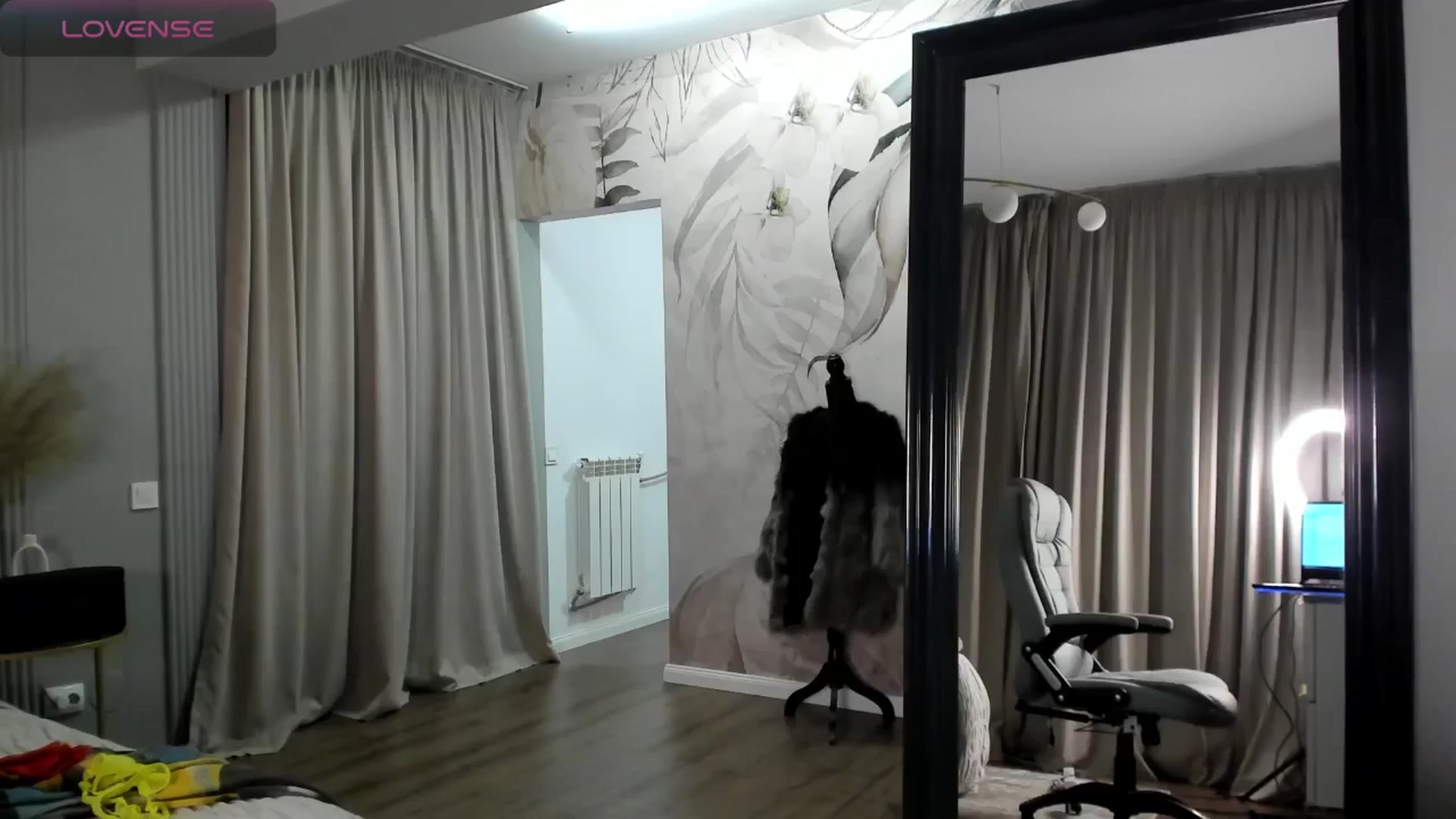 Gallery image thumbnail from NellieCutest's myfreecams stream on, 06/15/2024, 22:26 image 15 of 20