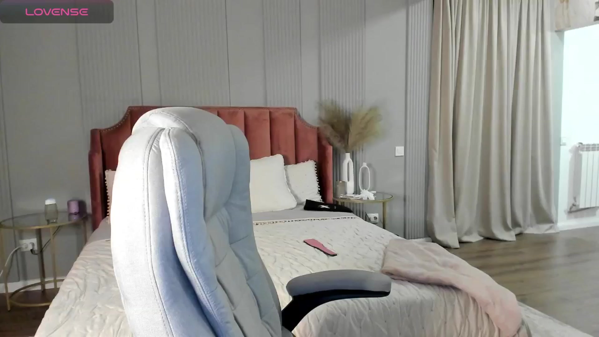Gallery image thumbnail from NellieCutest's myfreecams stream on, 06/20/2024, 21:35 image 17 of 20