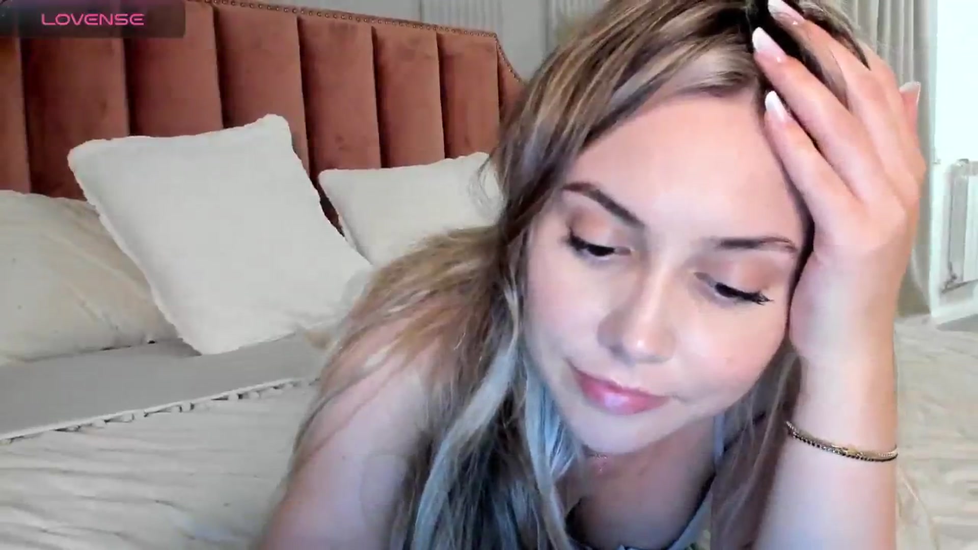 Gallery image thumbnail from NellieCutest's myfreecams stream on, 06/20/2024, 21:35 image 19 of 20