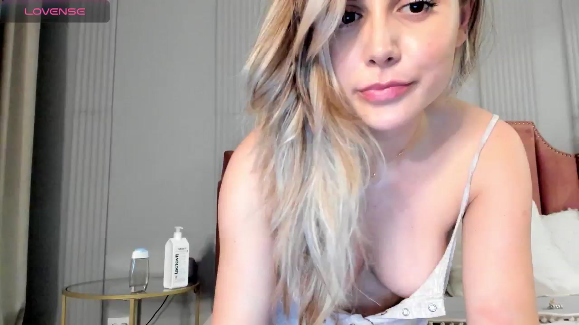 Gallery image thumbnail from NellieCutest's myfreecams stream on, 06/20/2024, 22:03 image 3 of 20