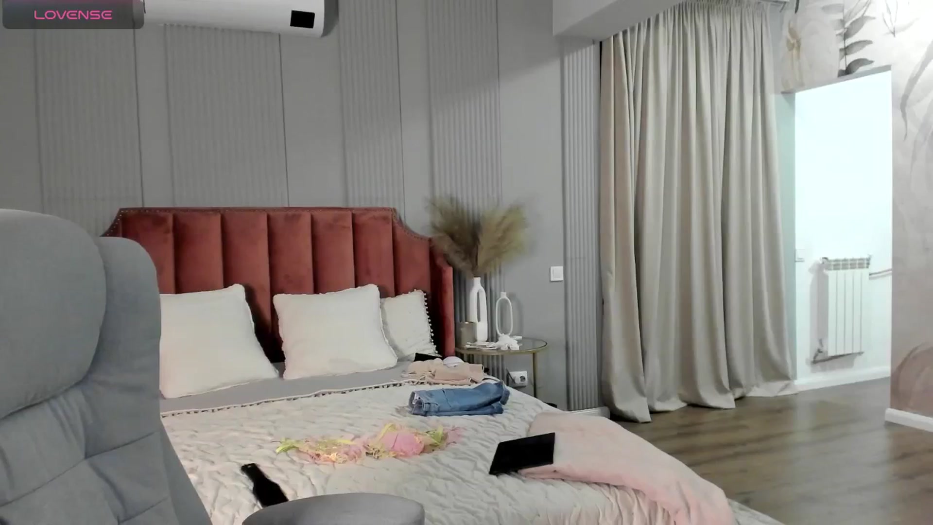 Gallery image thumbnail from NellieCutest's myfreecams stream on, 06/21/2024, 22:30 image 18 of 20