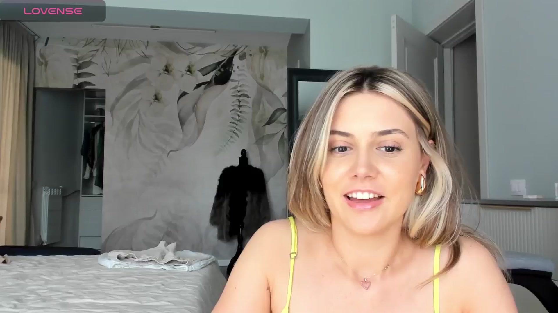 Gallery image thumbnail from NellieCutest's myfreecams stream on, 06/27/2024, 12:41 image 13 of 20