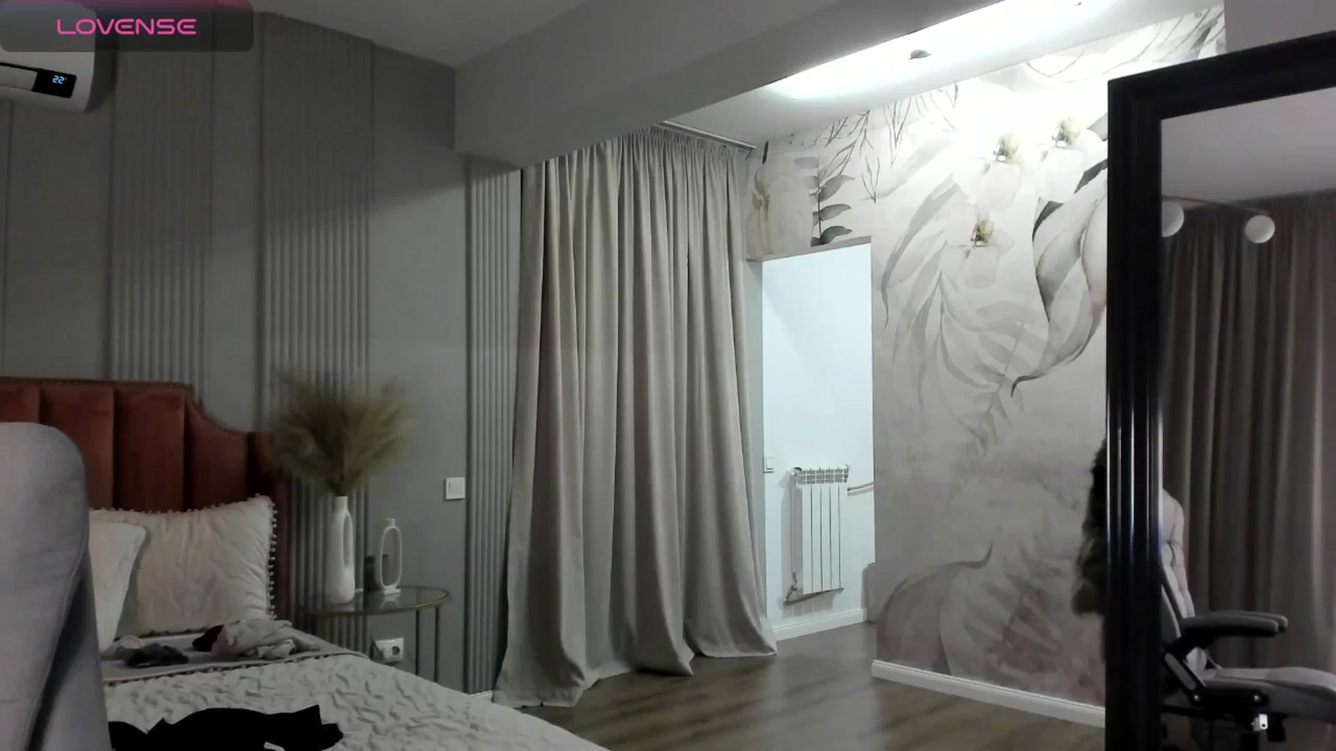 Gallery image thumbnail from NellieCutest's myfreecams stream on, 07/11/2024, 21:33 image 8 of 20
