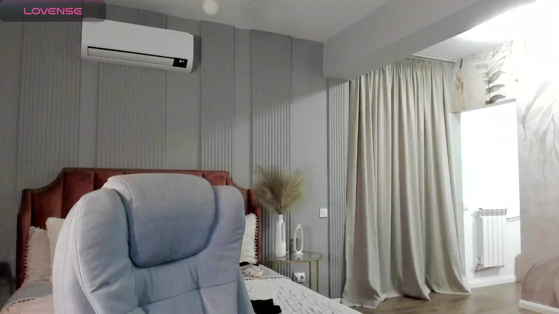 Gallery image thumbnail from NellieCutest's myfreecams stream on, 07/11/2024, 21:33 image 18 of 20