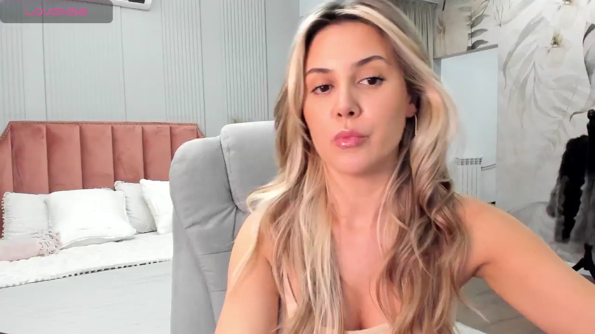 Gallery image thumbnail from NellieCutest's myfreecams stream on, 07/18/2024, 20:54 image 2 of 20