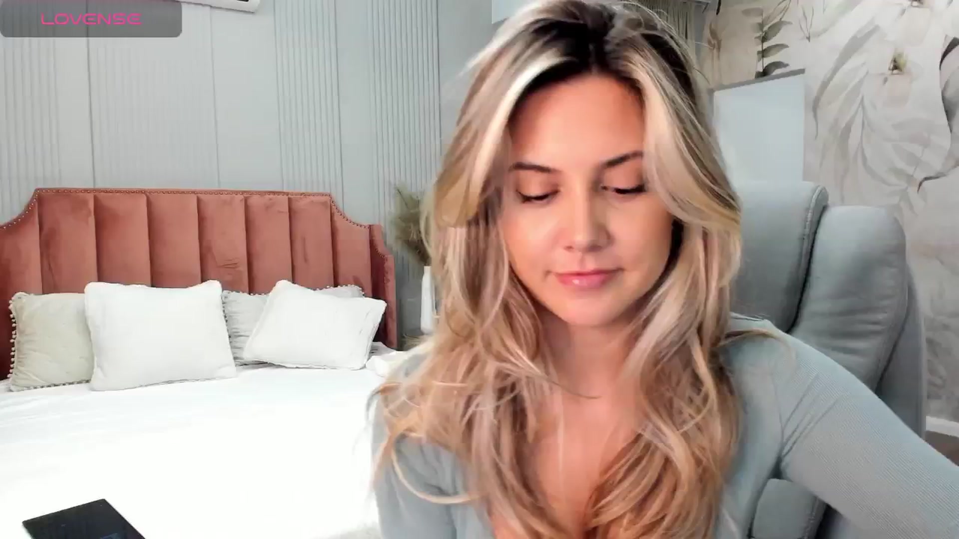 Gallery image thumbnail from NellieCutest's myfreecams stream on, 08/01/2024, 19:21 image 8 of 20