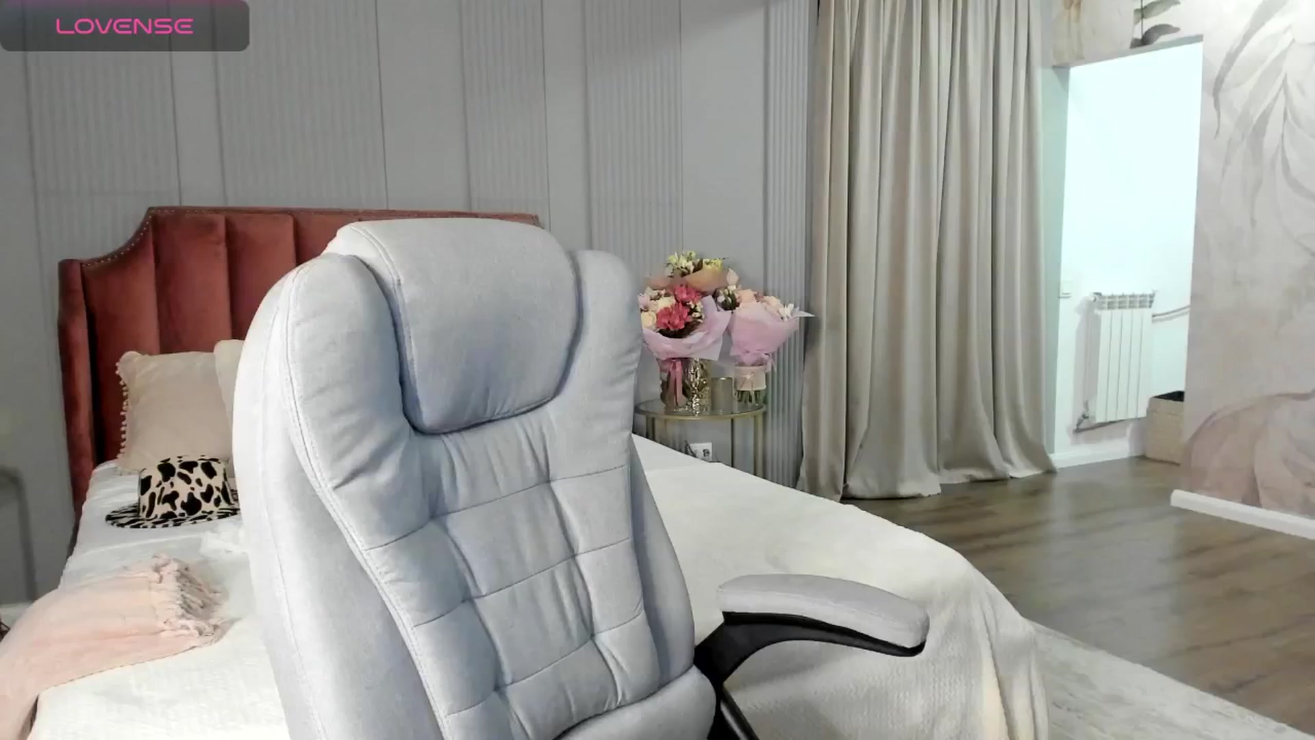 Gallery image thumbnail from NellieCutest's myfreecams stream on, 08/10/2024, 21:45 image 15 of 20