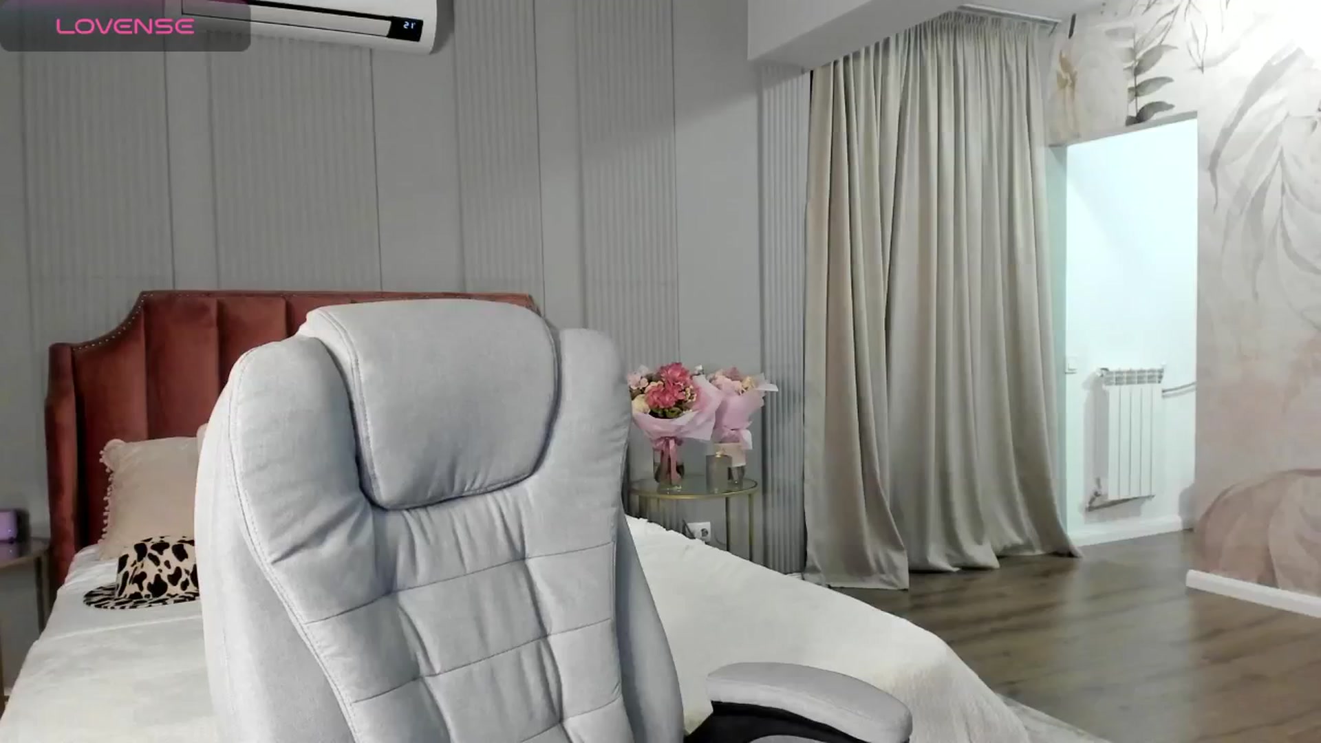 Gallery image thumbnail from NellieCutest's myfreecams stream on, 08/15/2024, 21:34 image 12 of 20