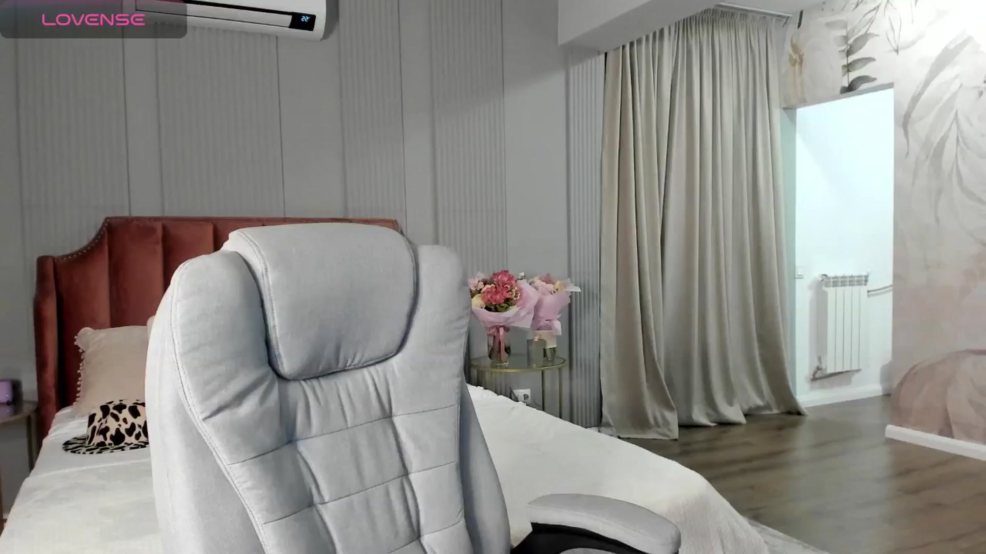 Gallery image thumbnail from NellieCutest's myfreecams stream on, 08/15/2024, 21:34 image 11 of 20