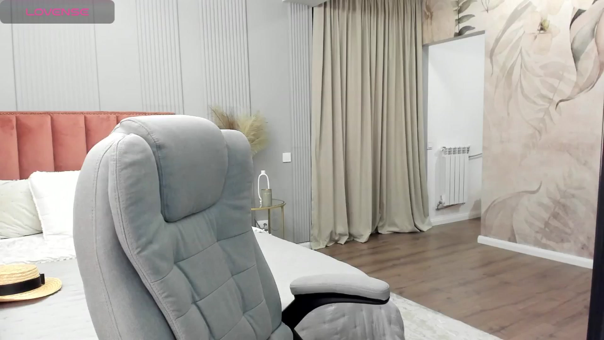Gallery image thumbnail from NellieCutest's myfreecams stream on, 08/24/2024, 22:11 image 1 of 20