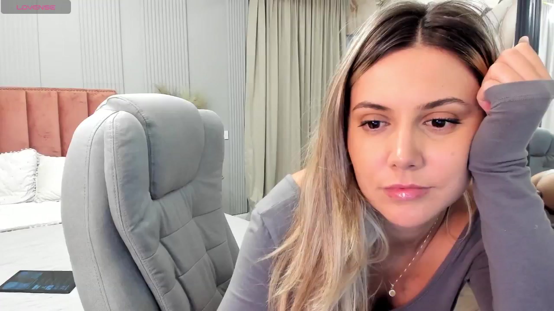 Gallery image thumbnail from NellieCutest's myfreecams stream on, 09/19/2024, 22:32 image 7 of 20