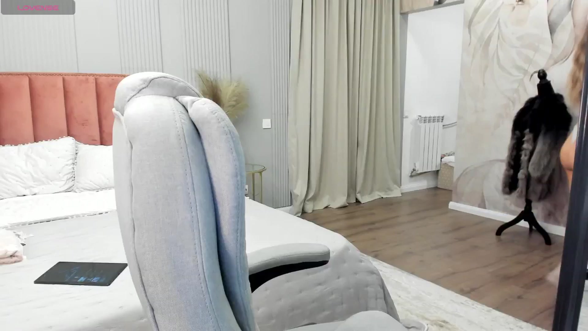 Gallery image thumbnail from NellieCutest's myfreecams stream on, 09/19/2024, 22:32 image 3 of 20