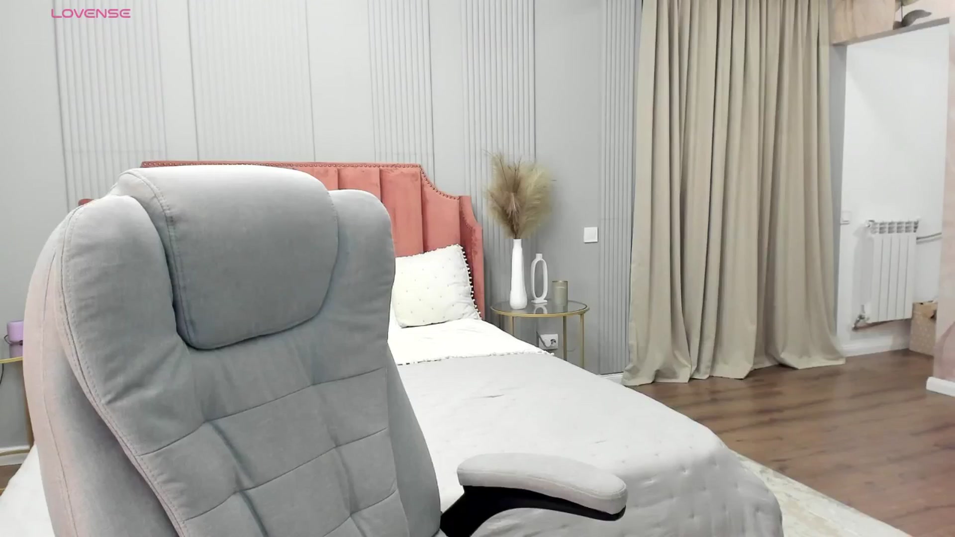 Gallery image thumbnail from NellieCutest's myfreecams stream on, 09/26/2024, 21:06 image 14 of 20