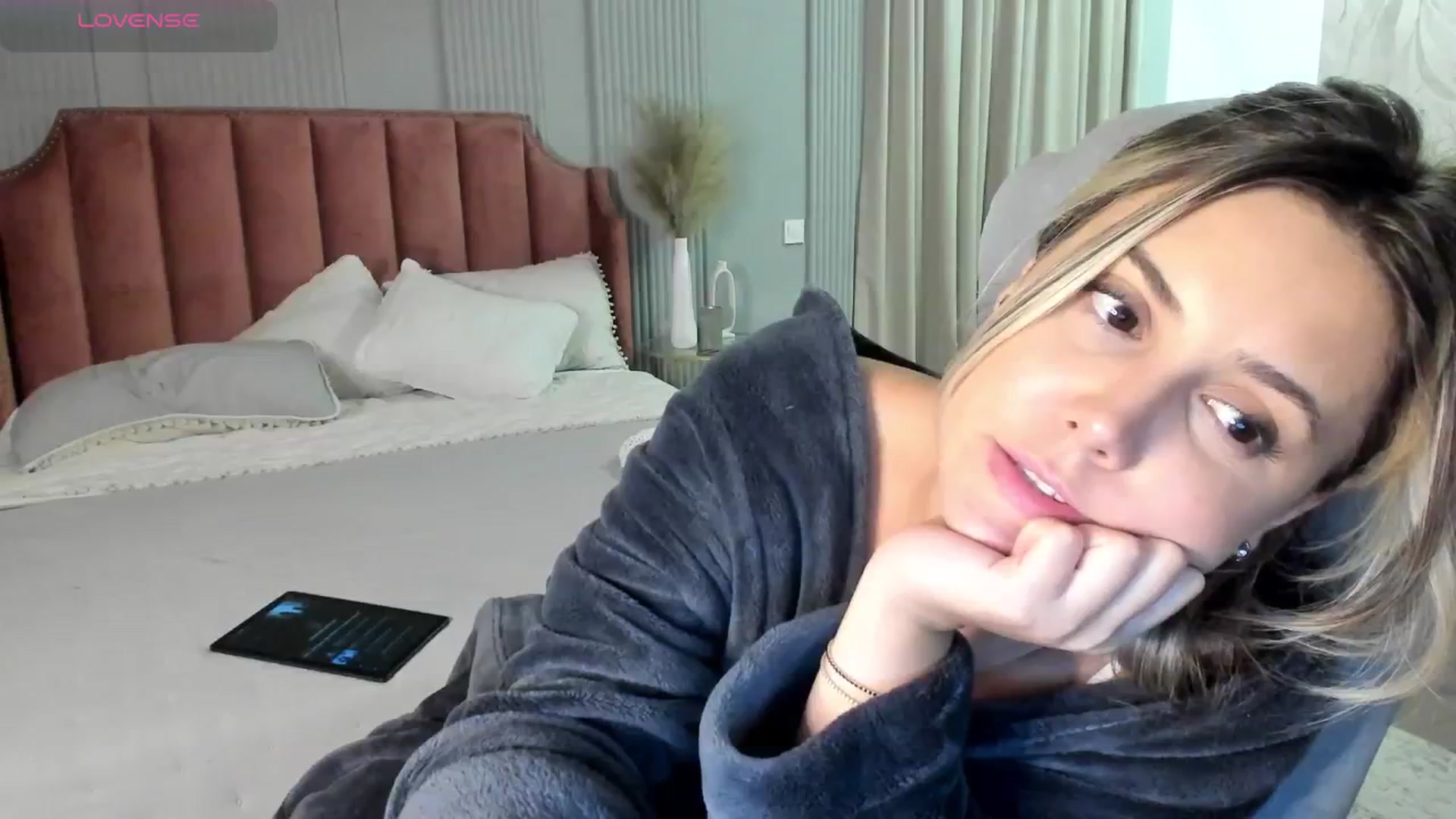 Gallery image thumbnail from NellieCutest's myfreecams stream on, 09/28/2024, 22:57 image 15 of 20