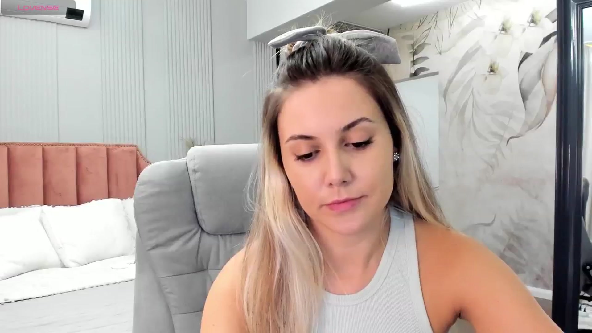 Gallery image thumbnail from NellieCutest's myfreecams stream on, 09/29/2024, 21:43 image 9 of 20