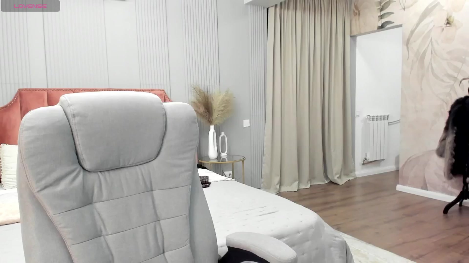 Gallery image thumbnail from NellieCutest's myfreecams stream on, 10/04/2024, 22:14 image 14 of 20
