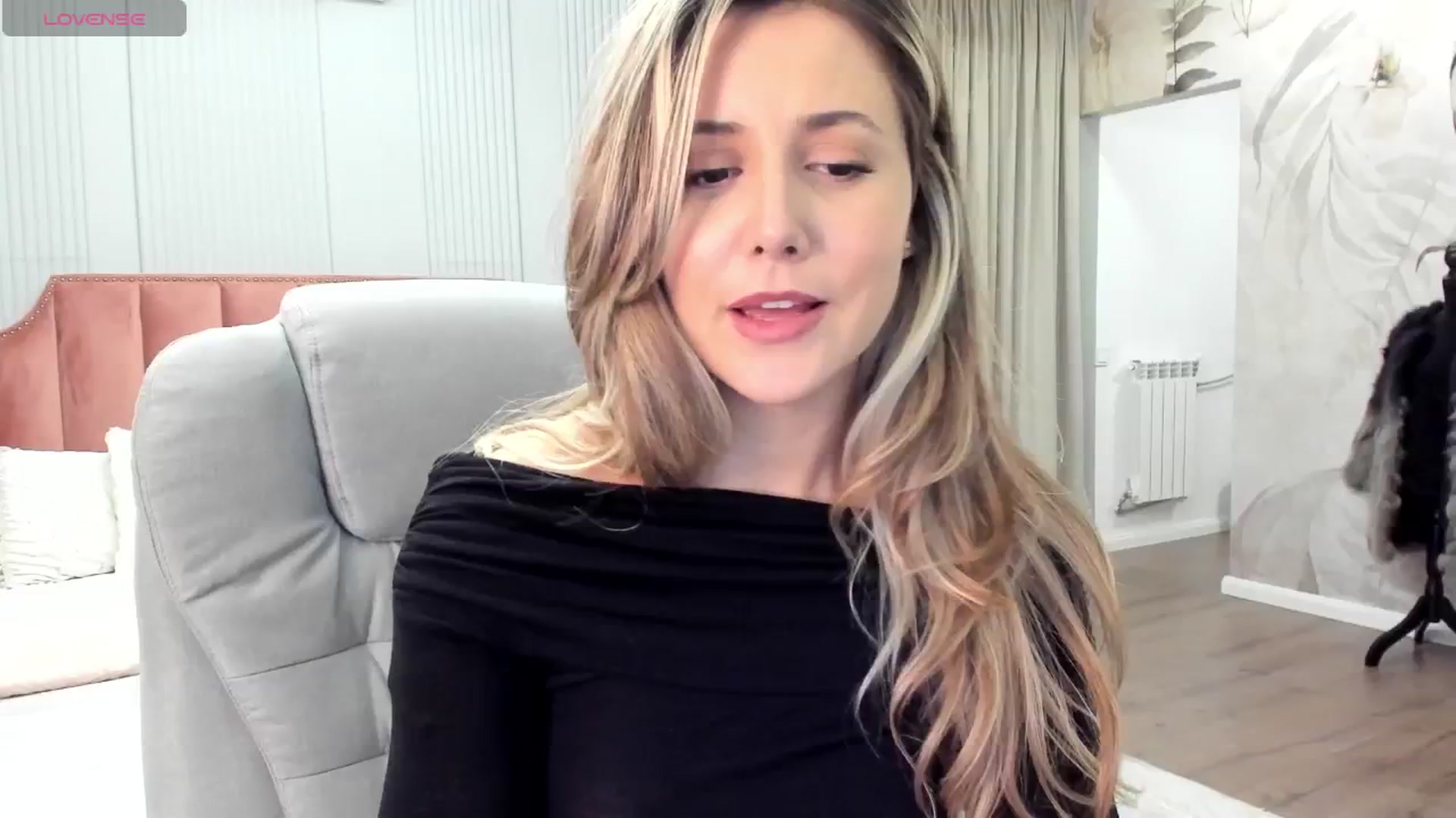 Gallery image thumbnail from NellieCutest's myfreecams stream on, 10/04/2024, 22:14 image 6 of 20