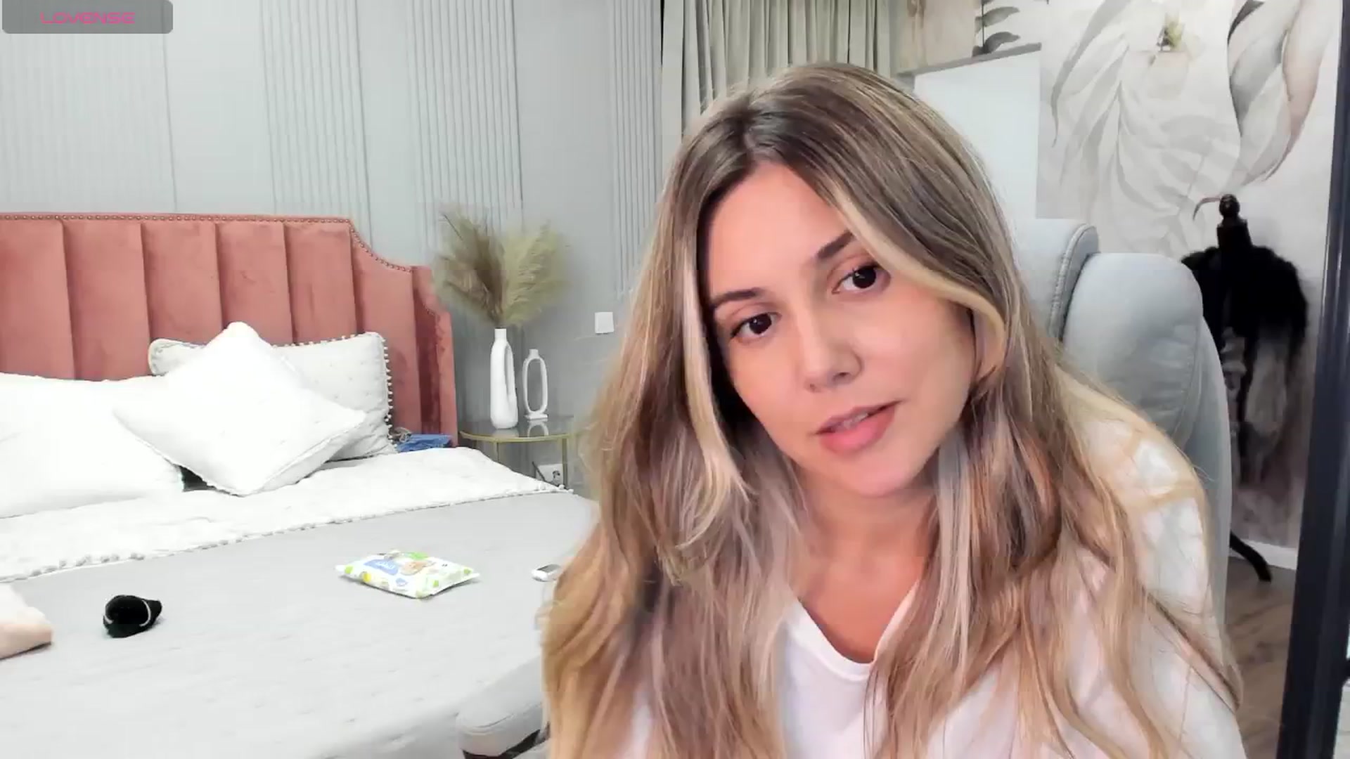 Gallery image thumbnail from NellieCutest's myfreecams stream on, 10/06/2024, 21:54 image 13 of 20