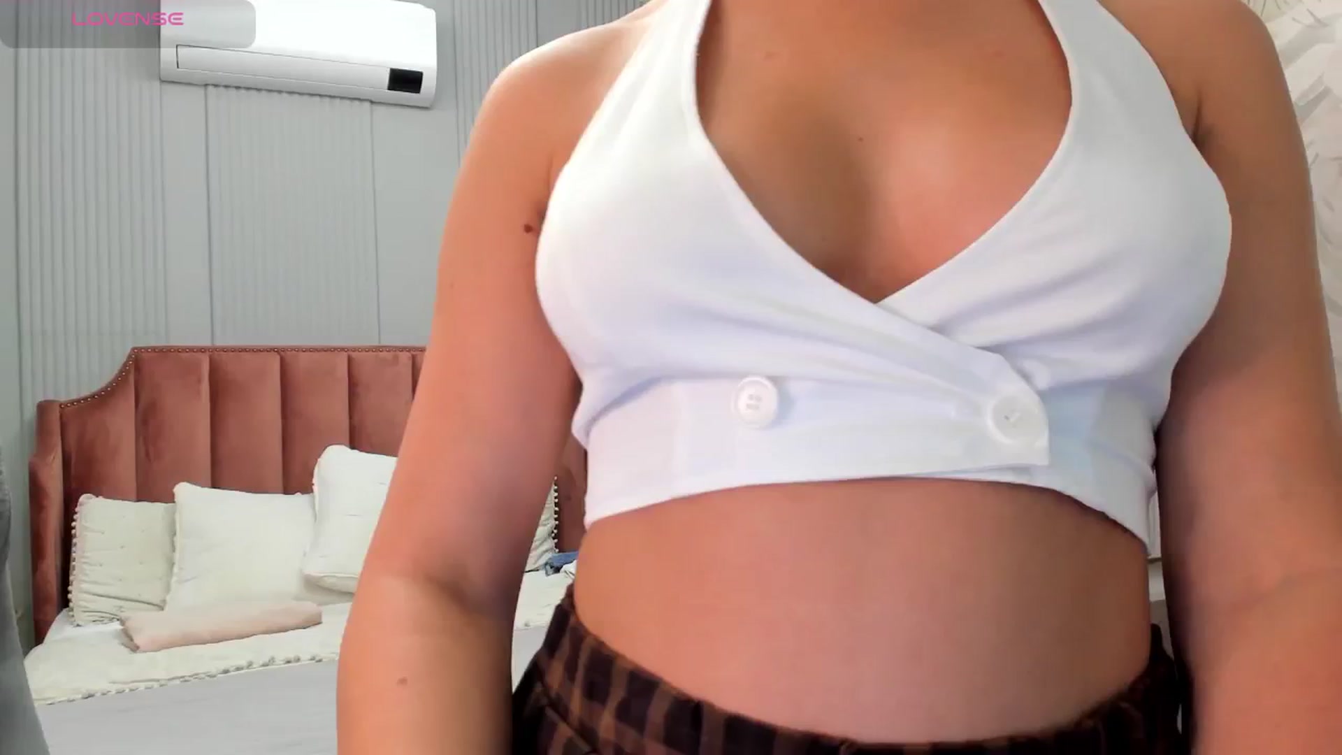 Gallery image thumbnail from NellieCutest's myfreecams stream on, 10/12/2024, 18:05 image 4 of 20
