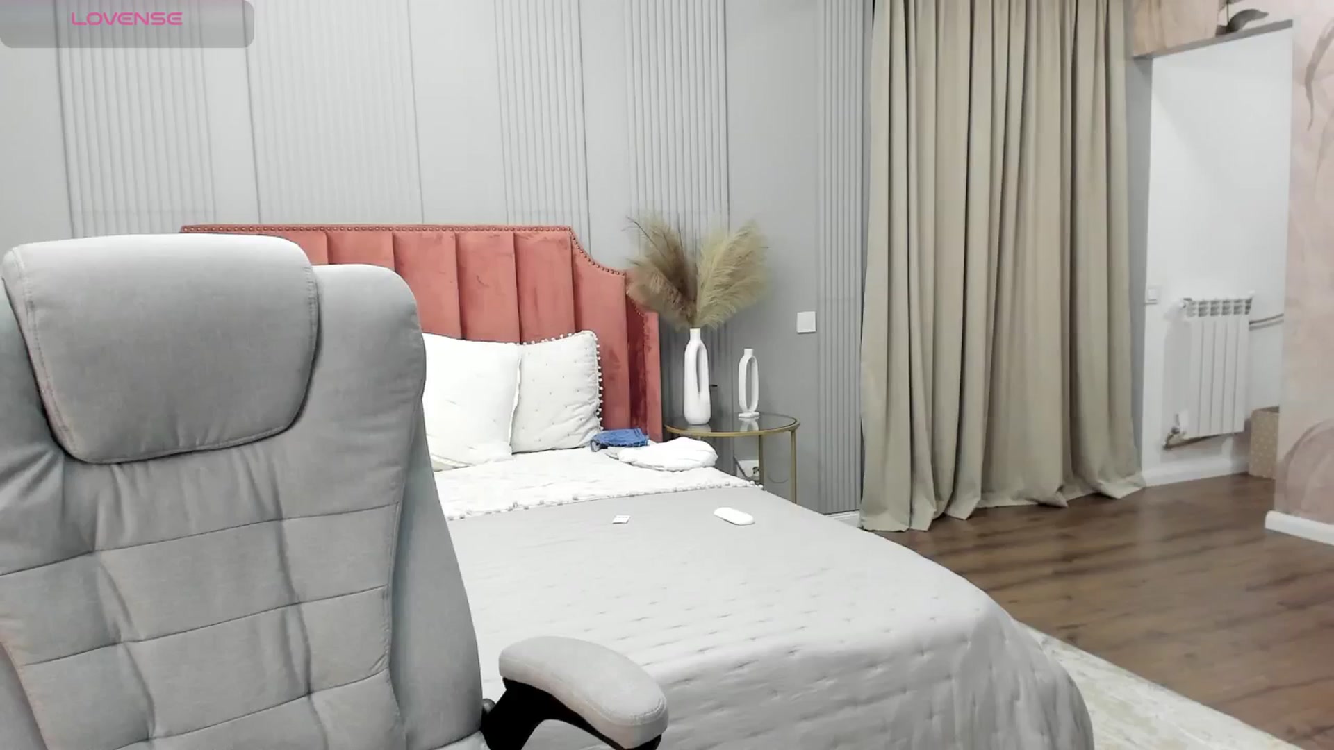 Gallery image thumbnail from NellieCutest's myfreecams stream on, 10/12/2024, 22:05 image 12 of 20