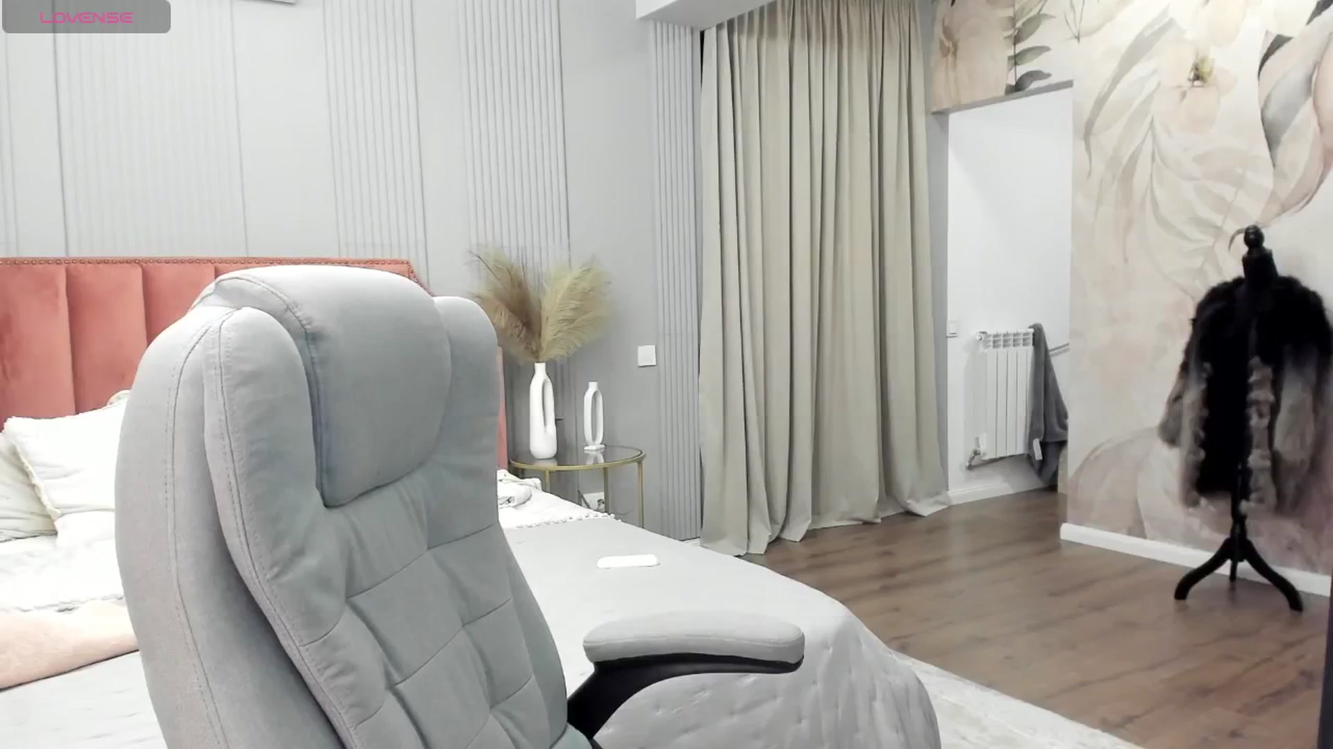 Gallery image thumbnail from NellieCutest's myfreecams stream on, 10/13/2024, 21:38 image 2 of 20