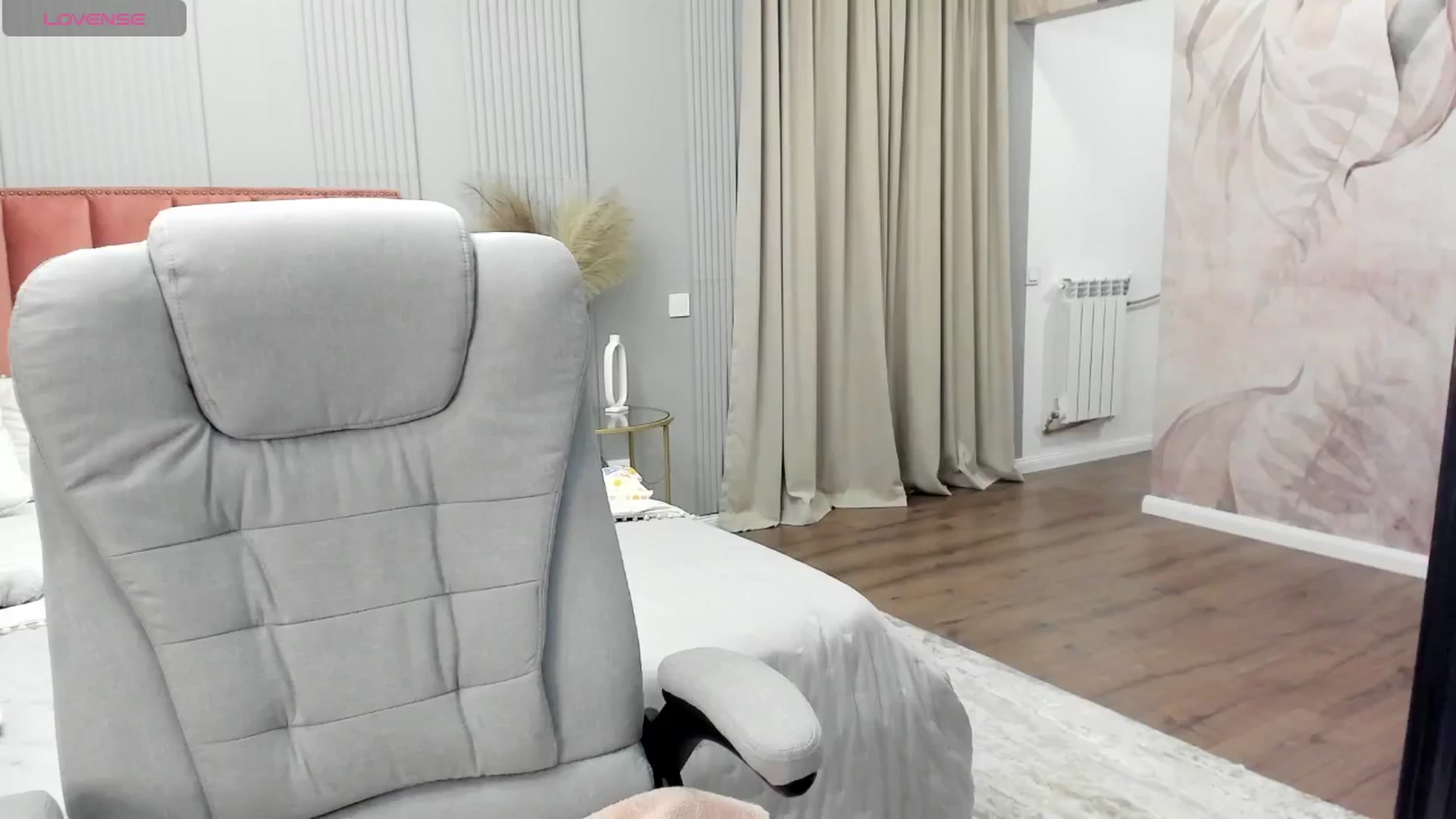 Gallery image thumbnail from NellieCutest's myfreecams stream on, 10/18/2024, 23:33 image 19 of 20