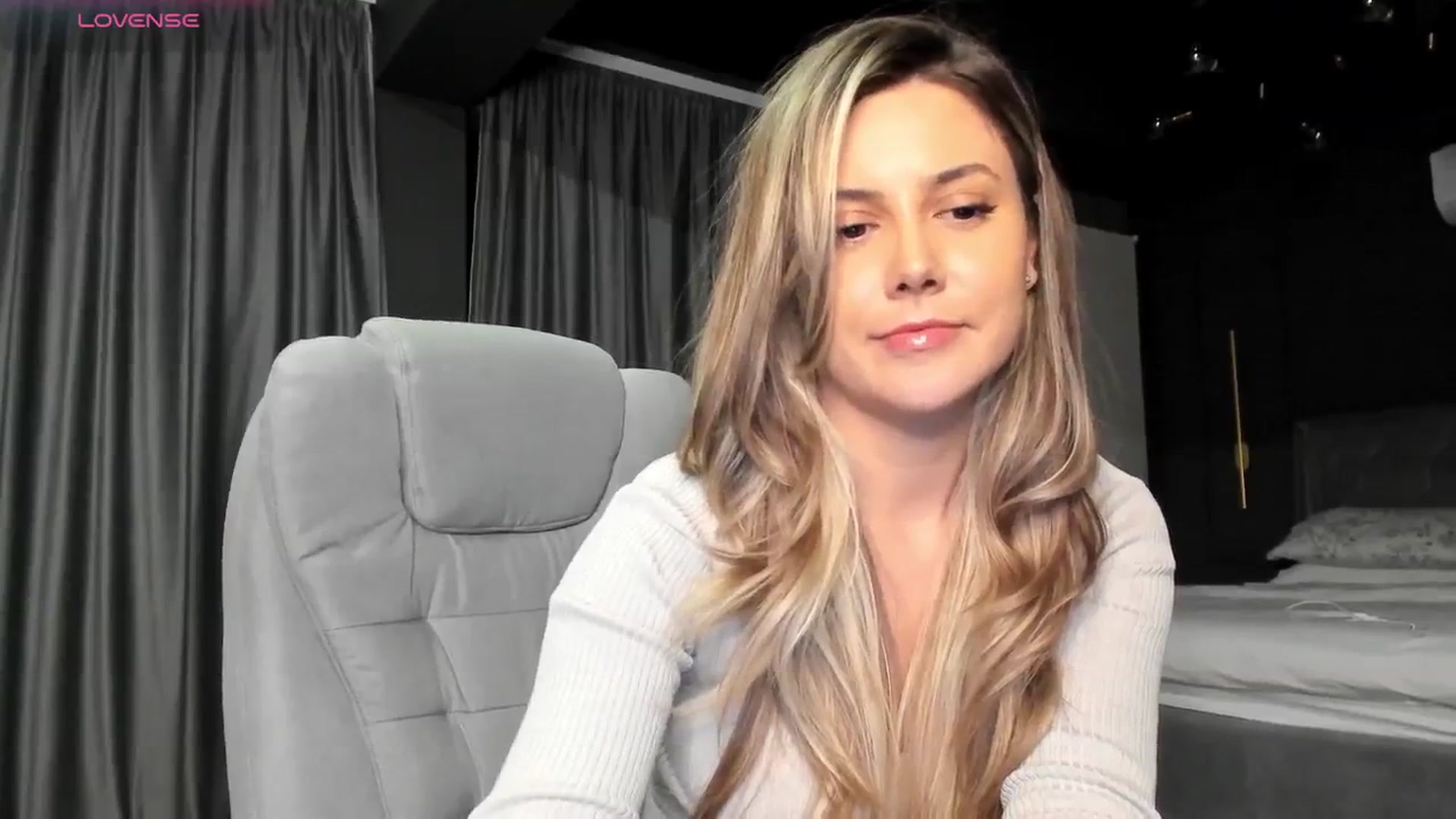 Gallery image thumbnail from NellieCutest's myfreecams stream on, 10/24/2024, 19:47 image 19 of 20