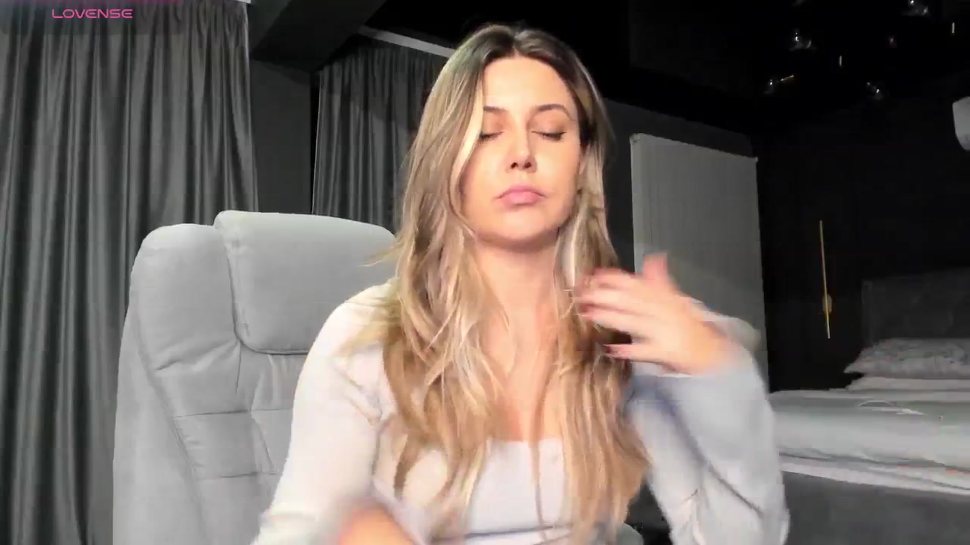Gallery image thumbnail from NellieCutest's myfreecams stream on, 10/24/2024, 19:47 image 10 of 20