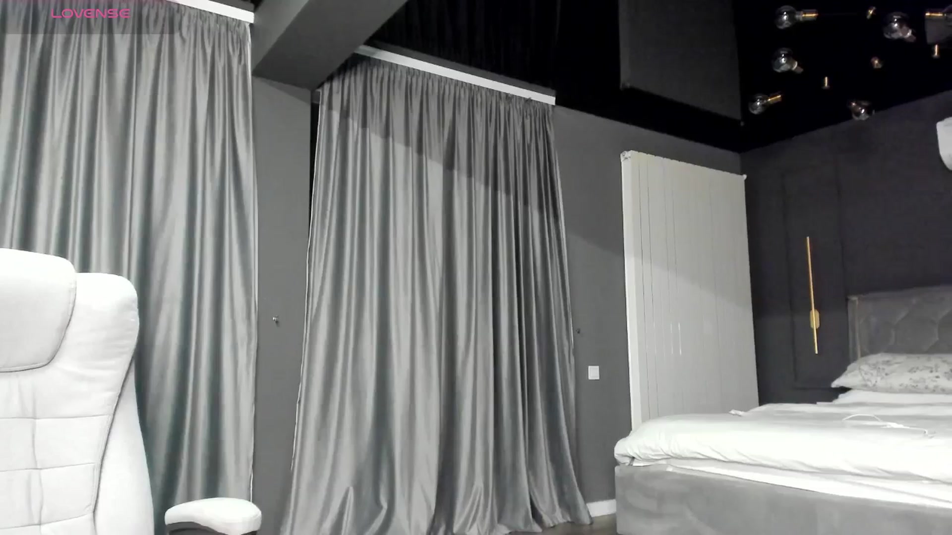 Gallery image thumbnail from NellieCutest's myfreecams stream on, 10/24/2024, 21:32 image 3 of 20
