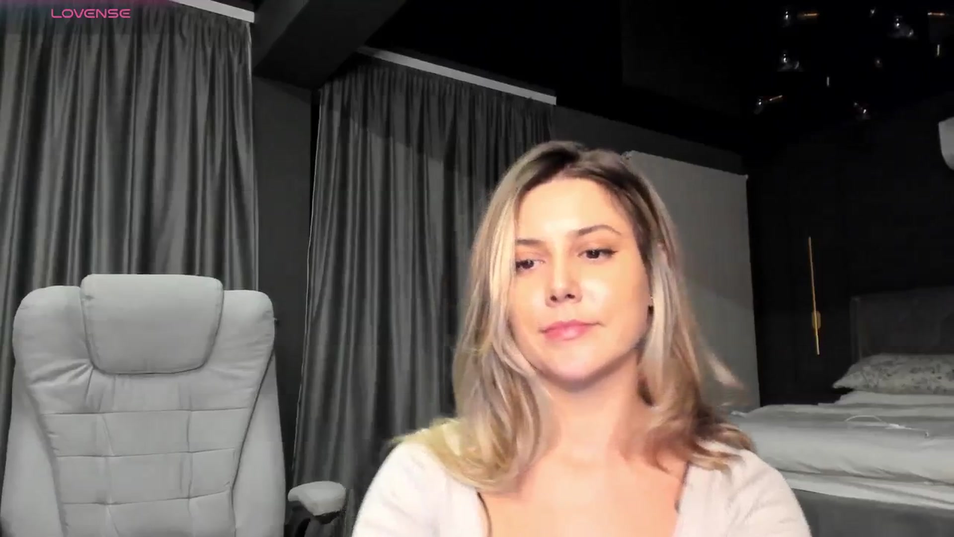 Gallery image thumbnail from NellieCutest's myfreecams stream on, 10/24/2024, 21:32 image 5 of 20